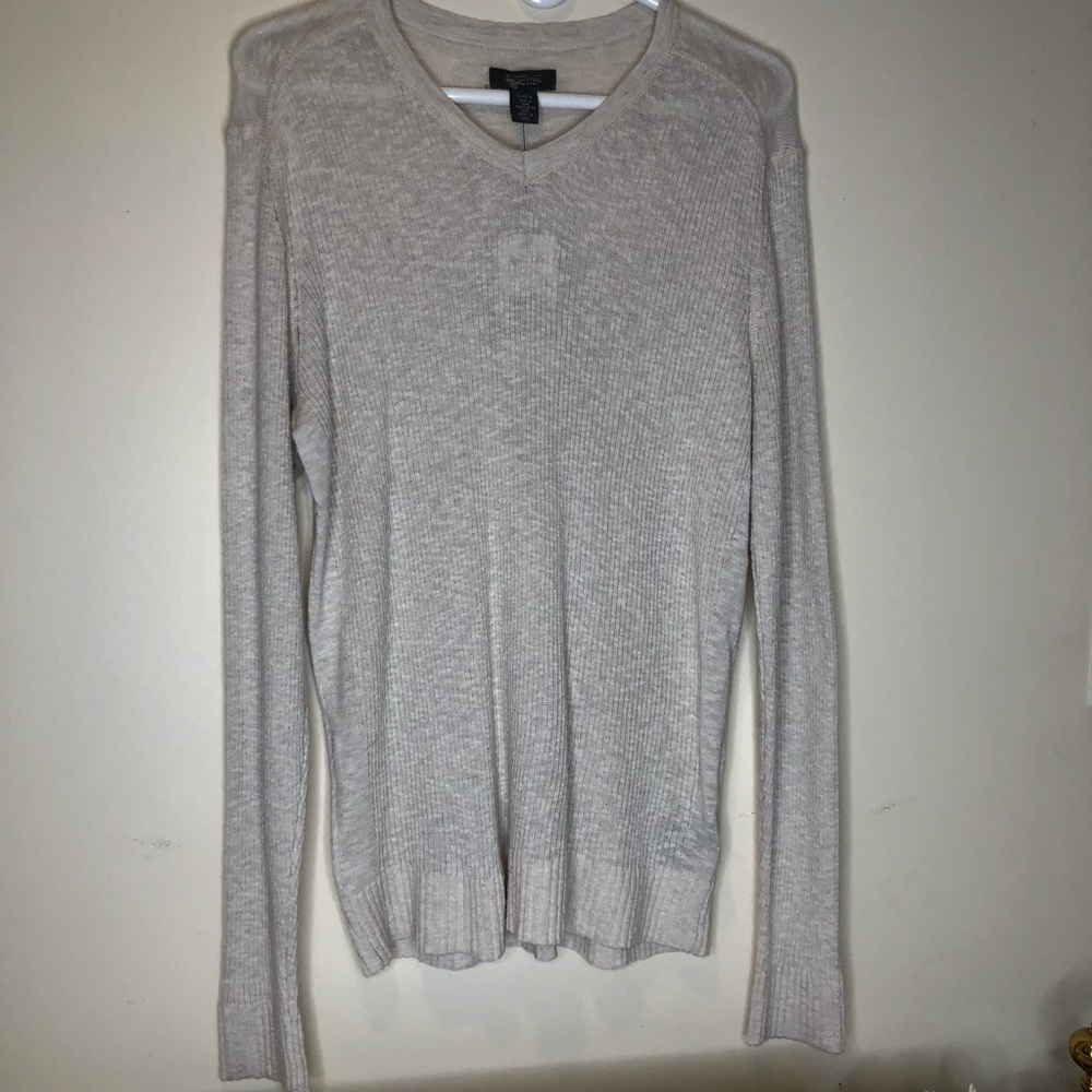 NWT Kenneth Cole Beige V-neck Long Sleeve Sweater